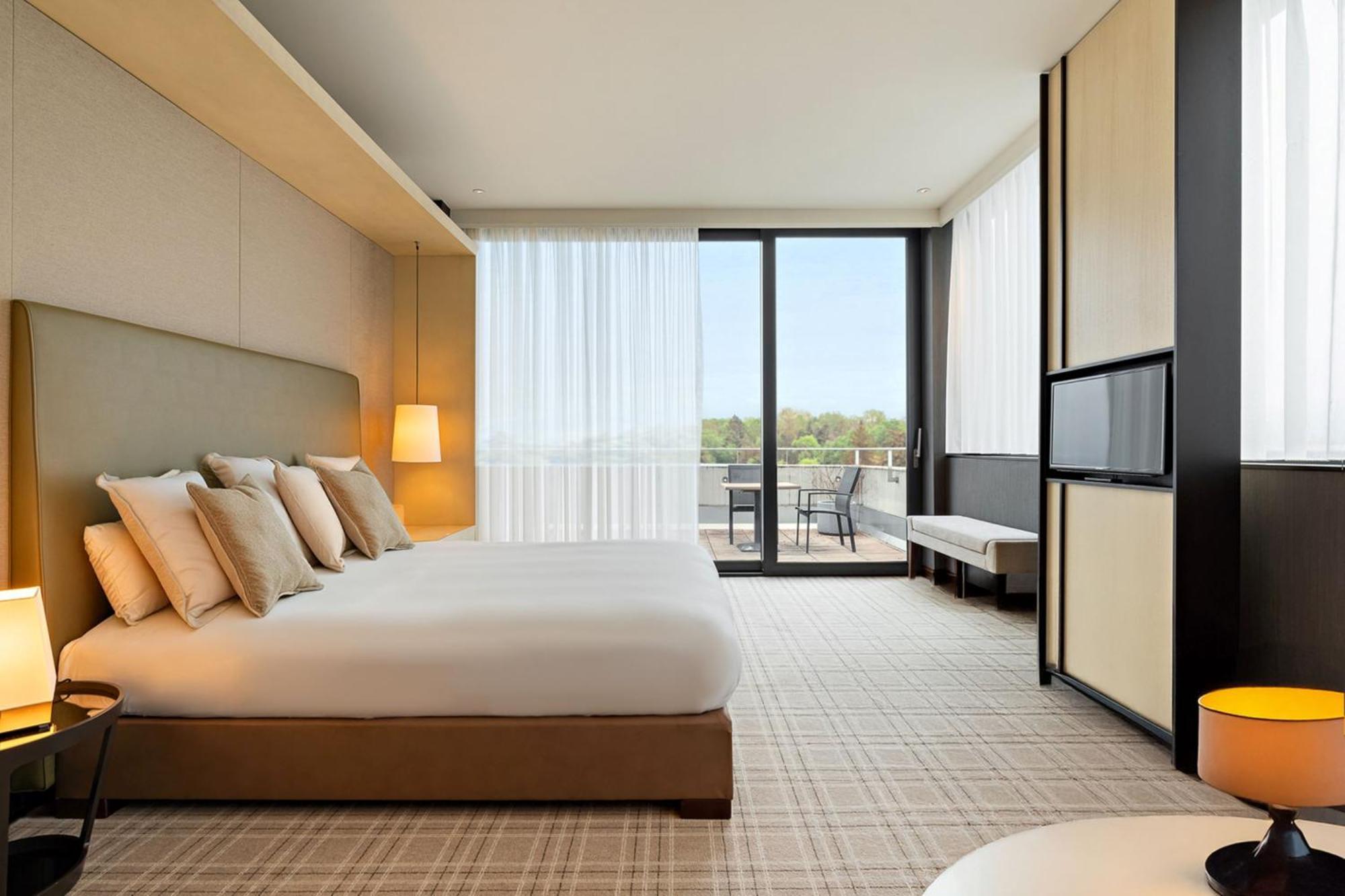 Hotel Crowne Plaza Geneva By Ihg Meyrin Esterno foto