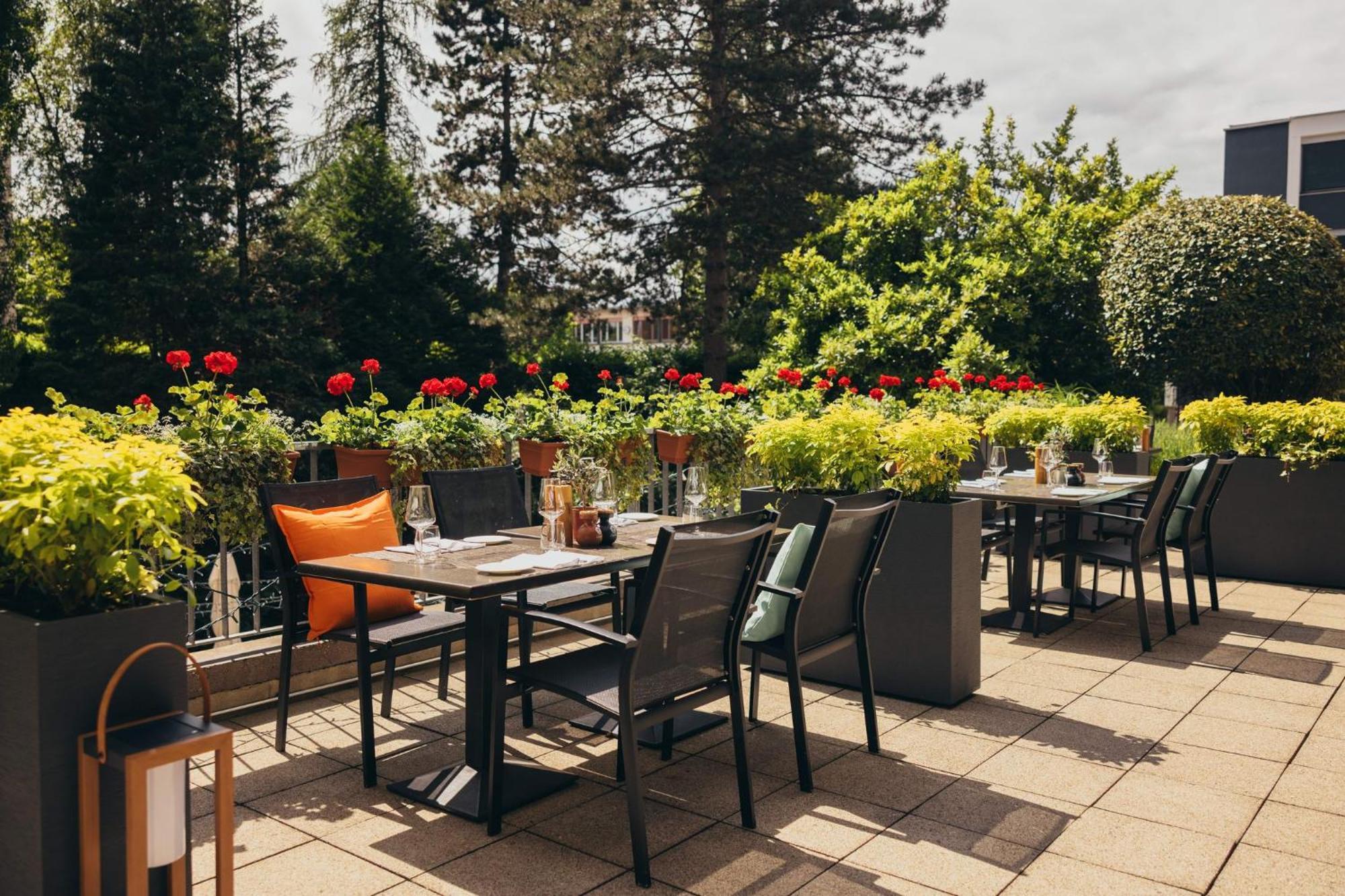 Hotel Crowne Plaza Geneva By Ihg Meyrin Esterno foto